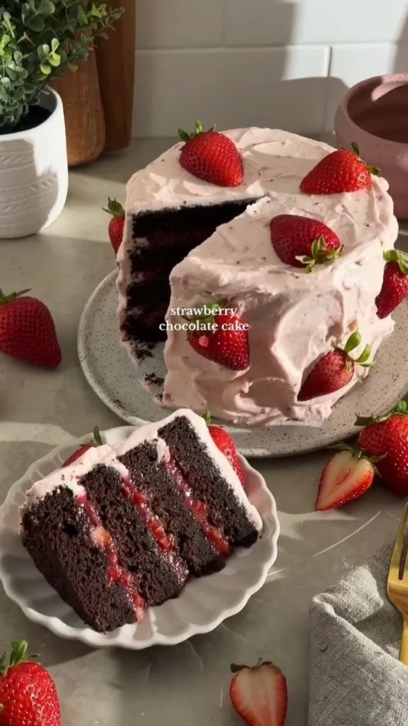 Strawberry Chocolate Cake